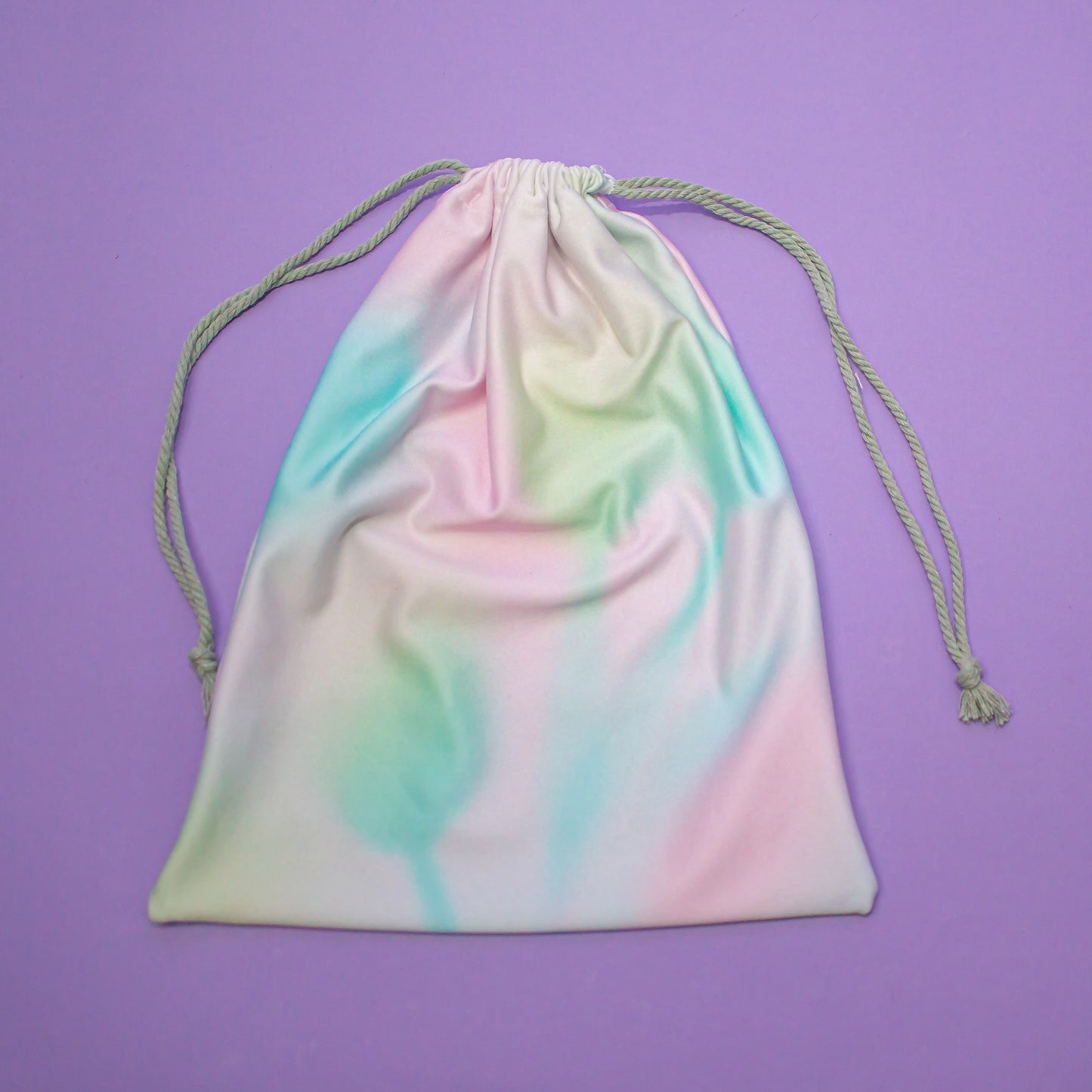 Watercolor grip bag